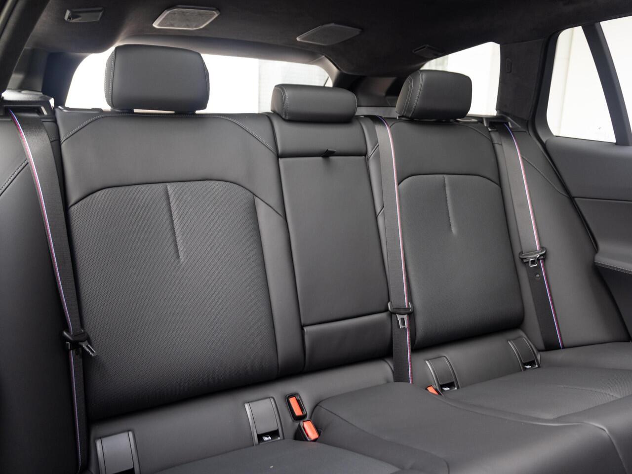 BMW 5-SERIE Touring 530e | M Sportpakket Pro | Innovation Pack | Bowers & Wilkins | Verwarmd Stuurwiel | Comfort Access | Stoelventilatie | Panoramadak | Trekhaak | Ekris Selection