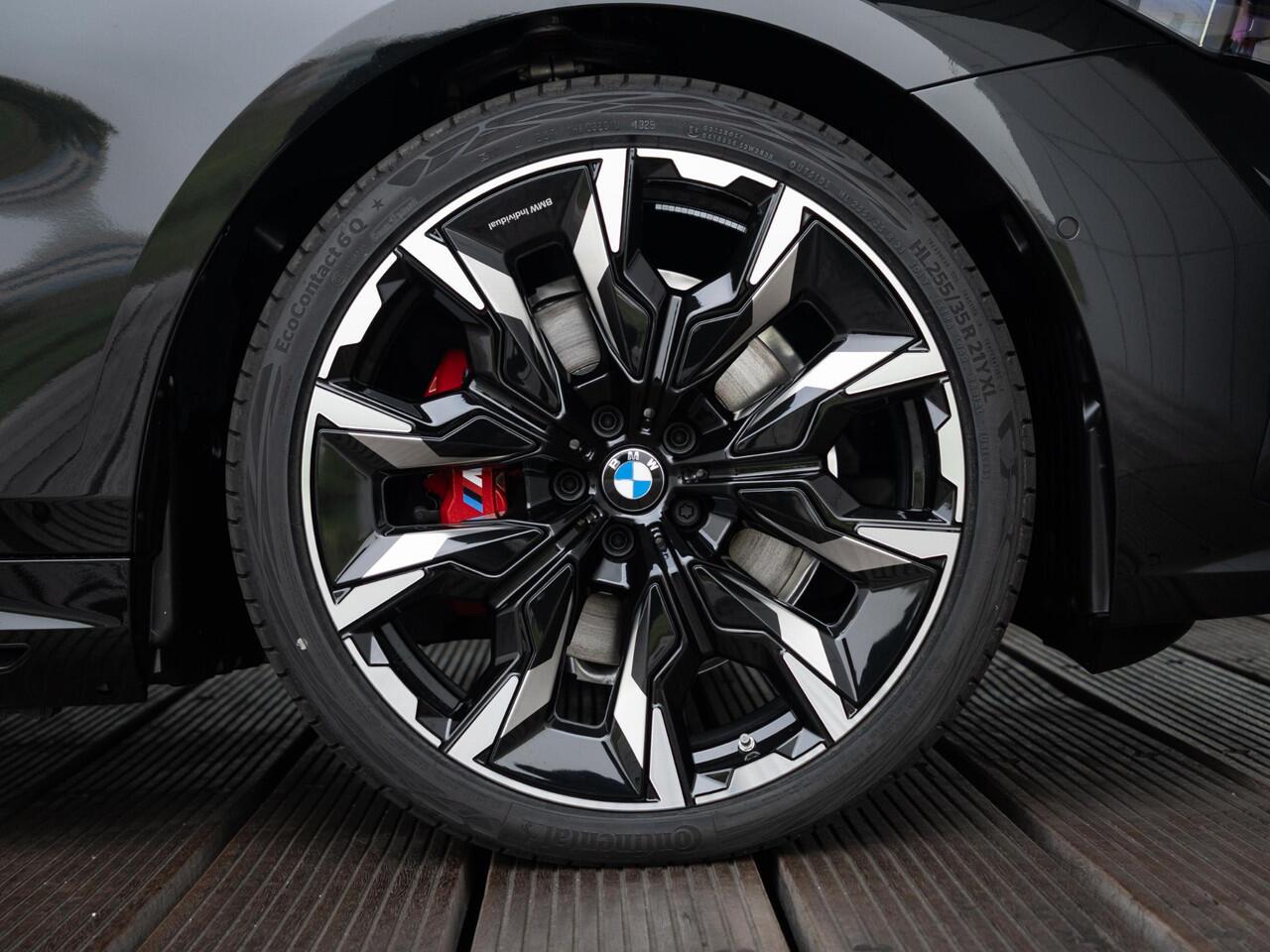 BMW 5-SERIE Touring 530e | M Sportpakket Pro | Innovation Pack | Bowers & Wilkins | Verwarmd Stuurwiel | Comfort Access | Stoelventilatie | Panoramadak | Trekhaak | Ekris Selection