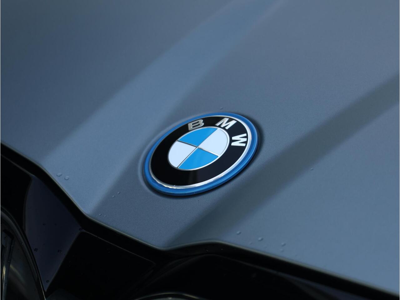 BMW 5-SERIE 530e M Sport Edition M Sportpakket Pro - Elektrische Trekhaak - Panoramadak - Stoelventilatie - B&W - Driving Assistant Professional | Ekris Selection