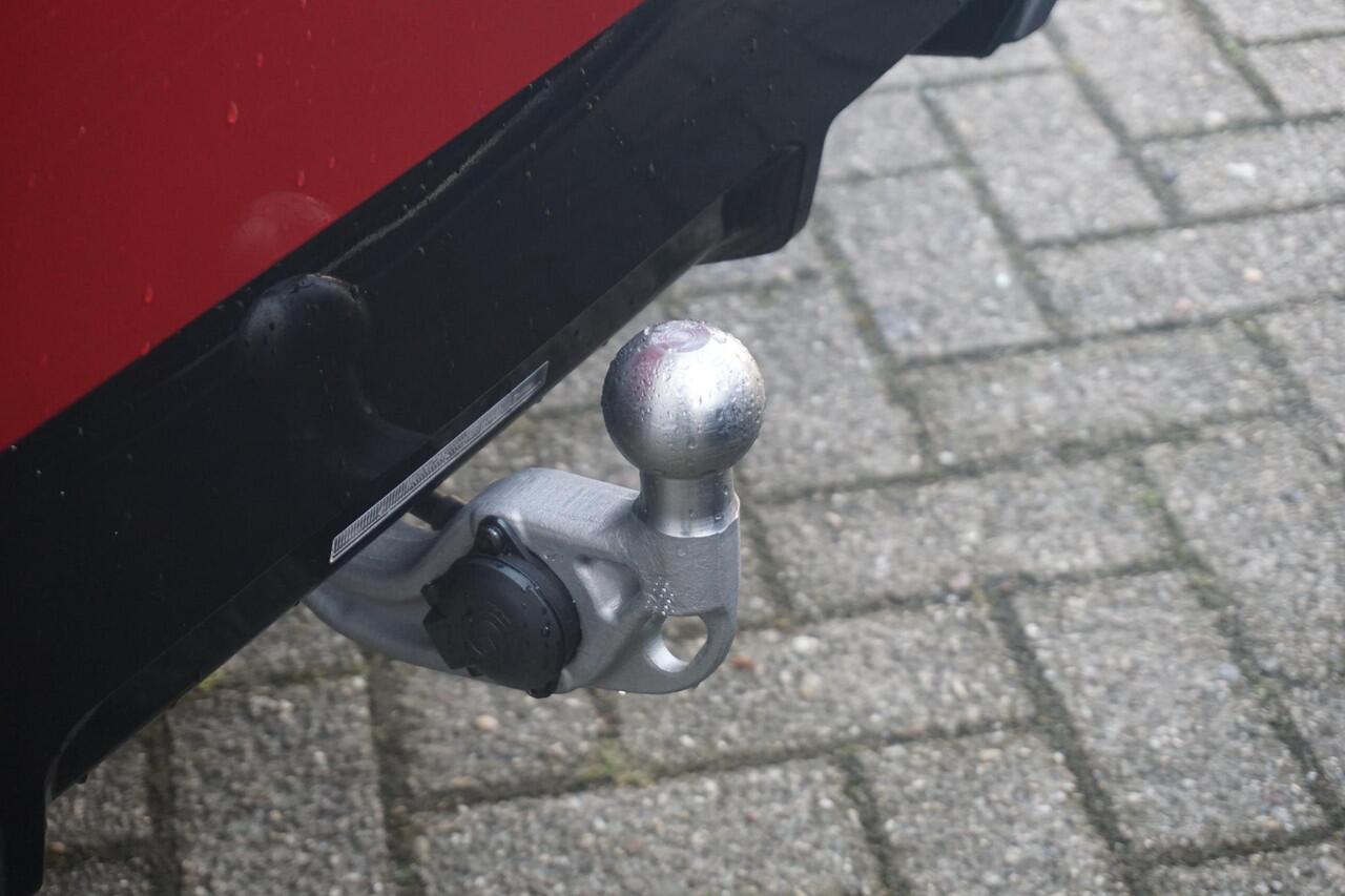 BMW 5-SERIE Touring 530e M Sport Pro | Trekhaak / Comfortstoelen Elektrisch met geheugen / Panoramadak / Head-up / Rondomzicht camera's / Stoelverwarming Voor & Achter / Ekris Selection