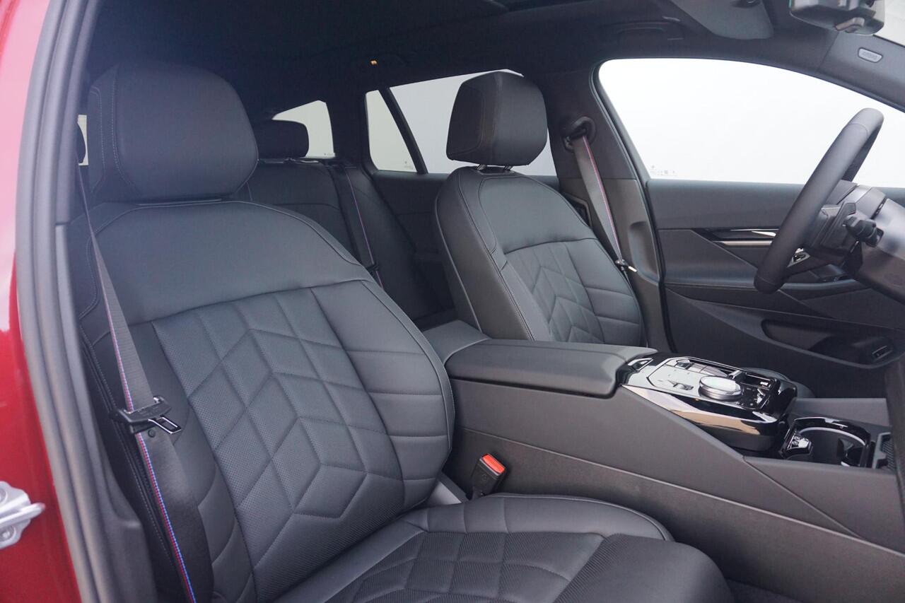 BMW 5-SERIE Touring 530e M Sport Pro | Trekhaak / Comfortstoelen Elektrisch met geheugen / Panoramadak / Head-up / Rondomzicht camera's / Stoelverwarming Voor & Achter / Ekris Selection