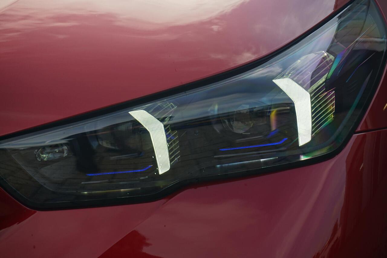 BMW 5-SERIE Touring 530e M Sport Pro | Trekhaak / Comfortstoelen Elektrisch met geheugen / Panoramadak / Head-up / Rondomzicht camera's / Stoelverwarming Voor & Achter / Ekris Selection