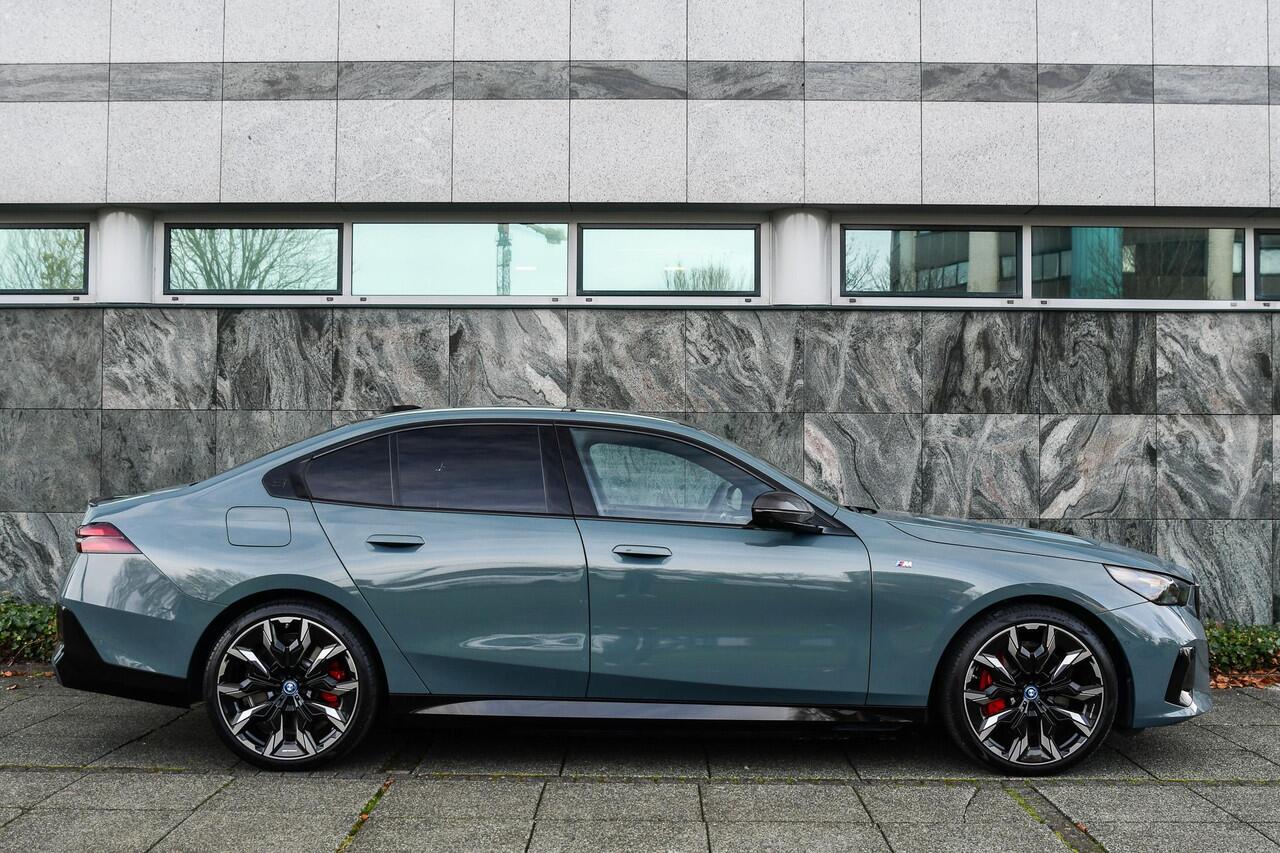 BMW 5-SERIE 550e xDrive M-sport|Panoramadak|Trekhaak|Head-up|B