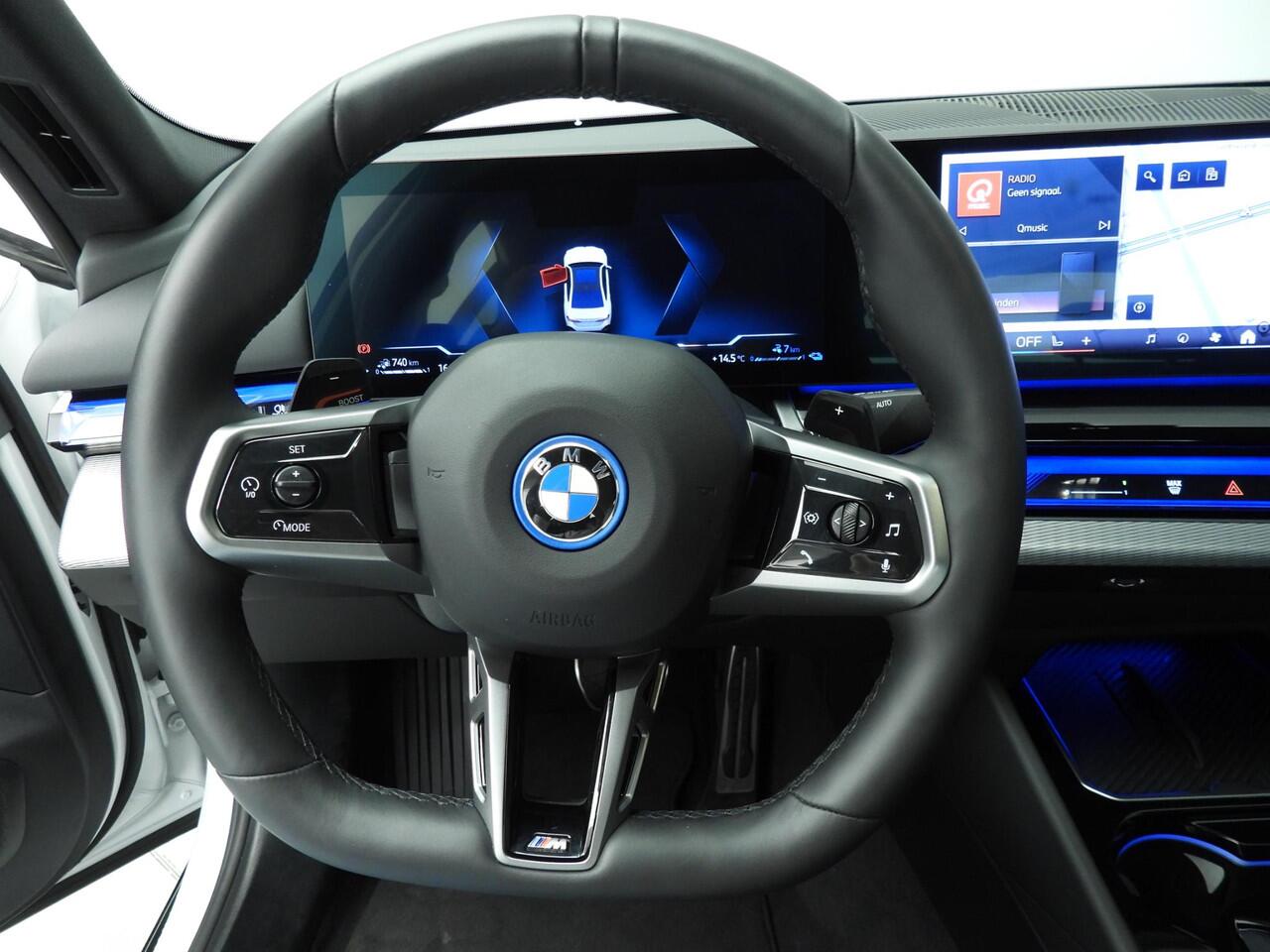 BMW 5-SERIE Sedan 530e | M-Sportpakket | LED | Navigatie | Sportstoelen | Stoelverwarming | DAB | Harman-kardon sound | Alu 20 inch