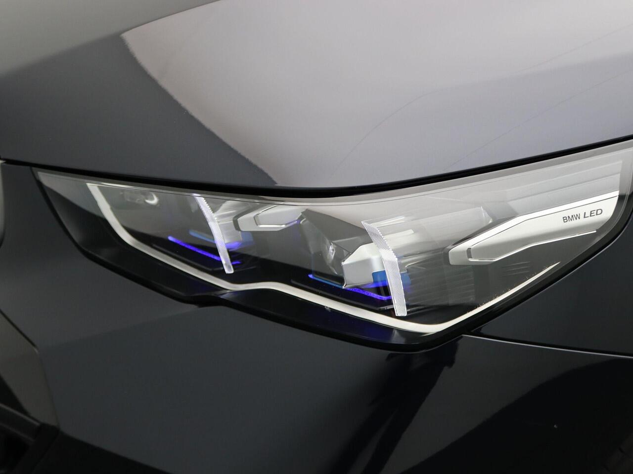 BMW 5-SERIE Sedan 530e M Sportpakket | Achteruitrijcamera | Driving Assistant | 19"