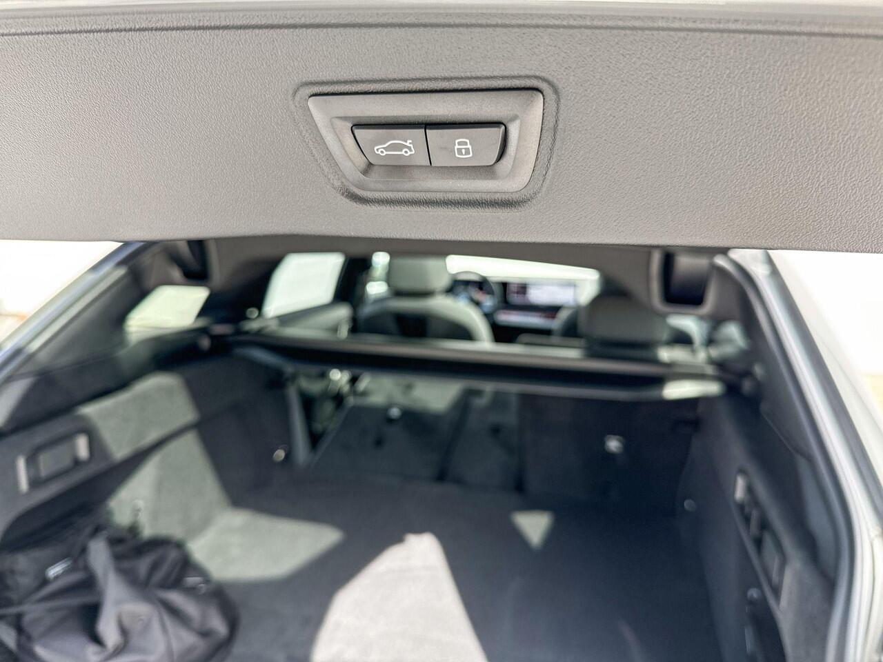 BMW 5-SERIE Touring 530e M Sport Edition | M Sport Pro | Innovation Pack | Travel Pack | Comfort Pack | Trekhaak