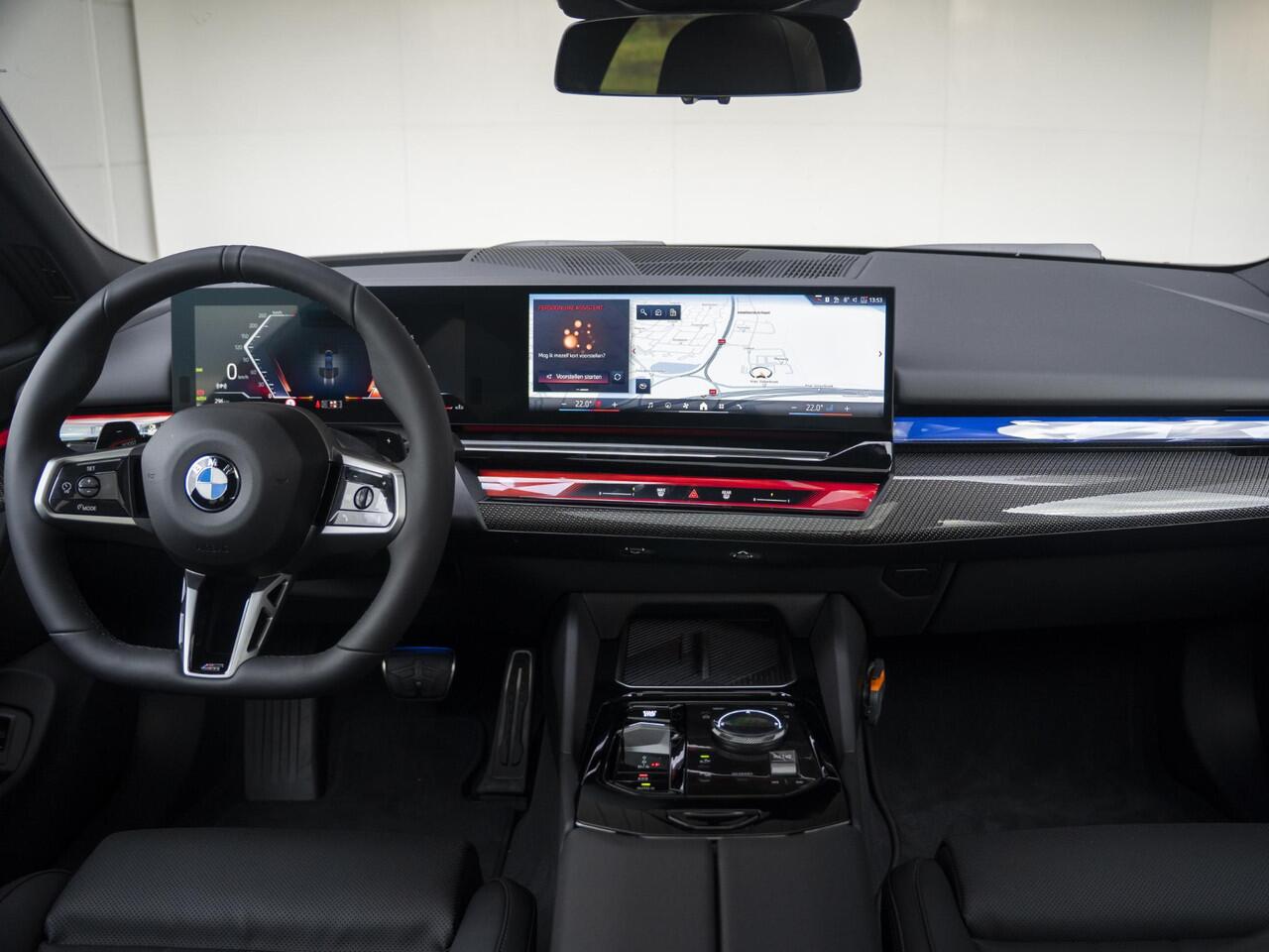 BMW 5-SERIE Sedan 520i | M Sportpakket | Innovation Pack | Verwarmd Stuurwiel | Comfort Access | Panoramadak | Stoelverwarming | Harman-Kardon | Trekhaak | Ekris Selection