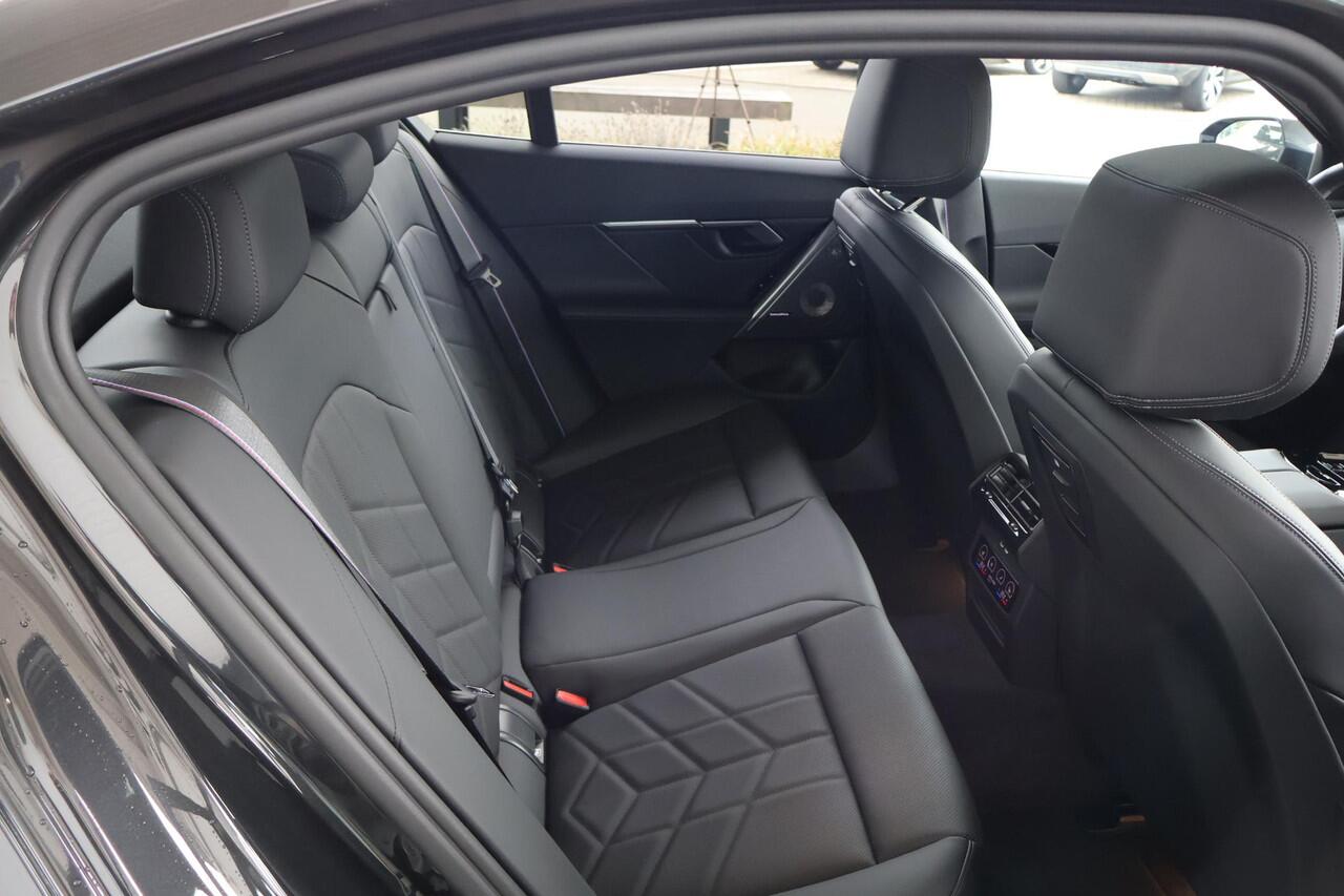 BMW 5-SERIE 530e Sedan | M Sport Edition | M Sportpakket Pro | Equipment Pack Pro | Travel Pack | Comfort Pack | Ekris Selection