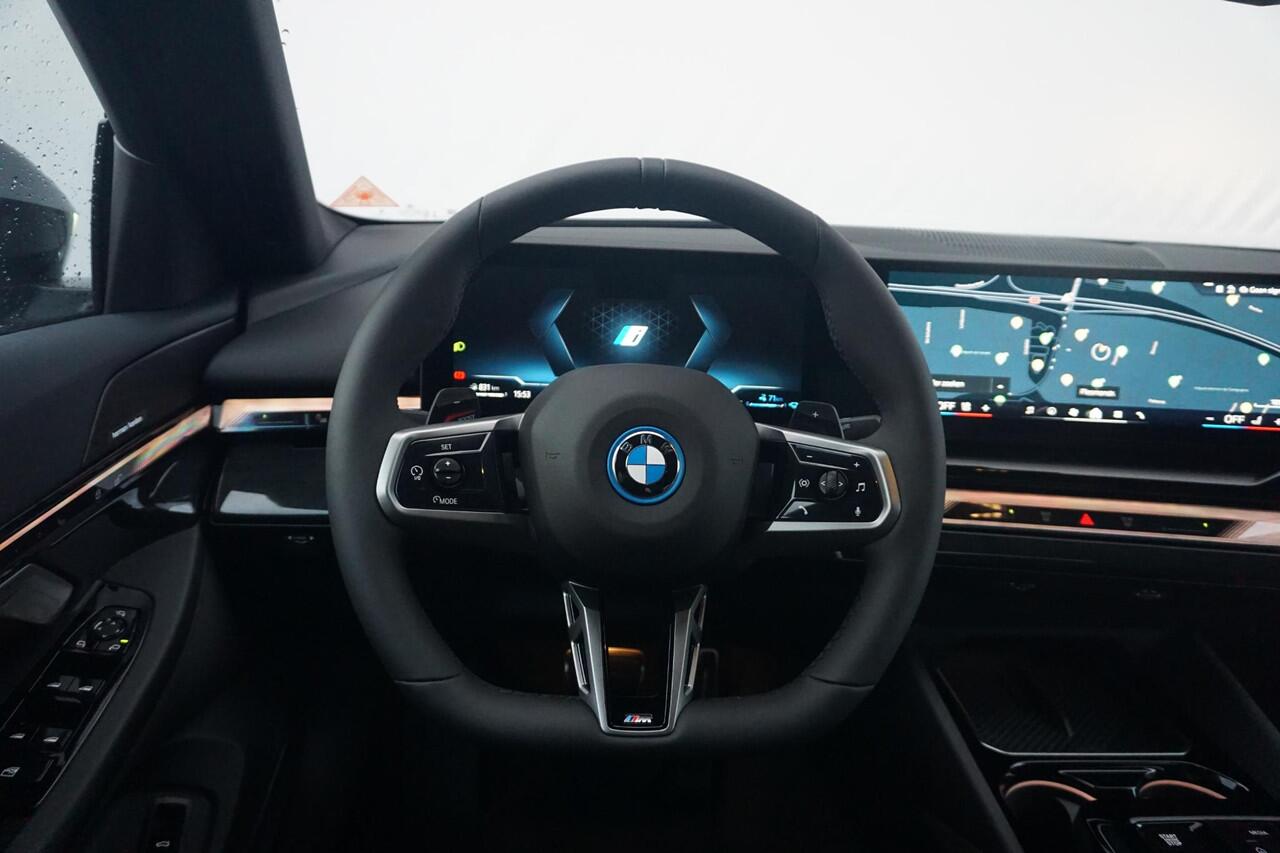 BMW 5-SERIE Sedan 530e M Sportpakket Pro 20'' / Harman Kardon / Comfortstoelen met stoelventilatie / Driving Assistant Professional / Trekhaak | Ekris Selection