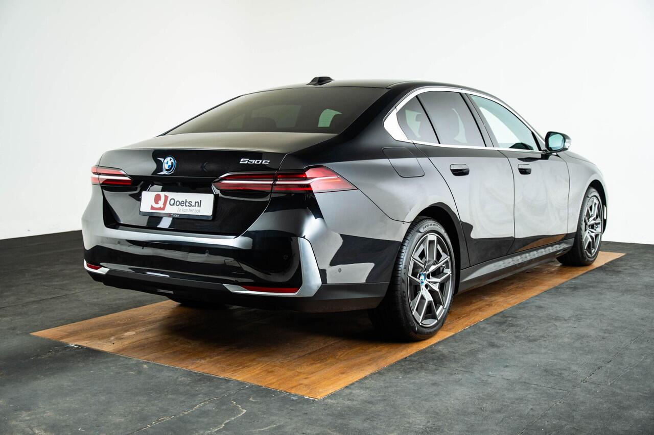 BMW 5-SERIE 530e Trekhaak - Comfortstoelen - Elektrisch verwarmde voorstoelen - Driving Assistant Professional - Head up - Parking Assistant Plus - Active Guard - Akoestische voetgangersbescherming - Comfort Access -
