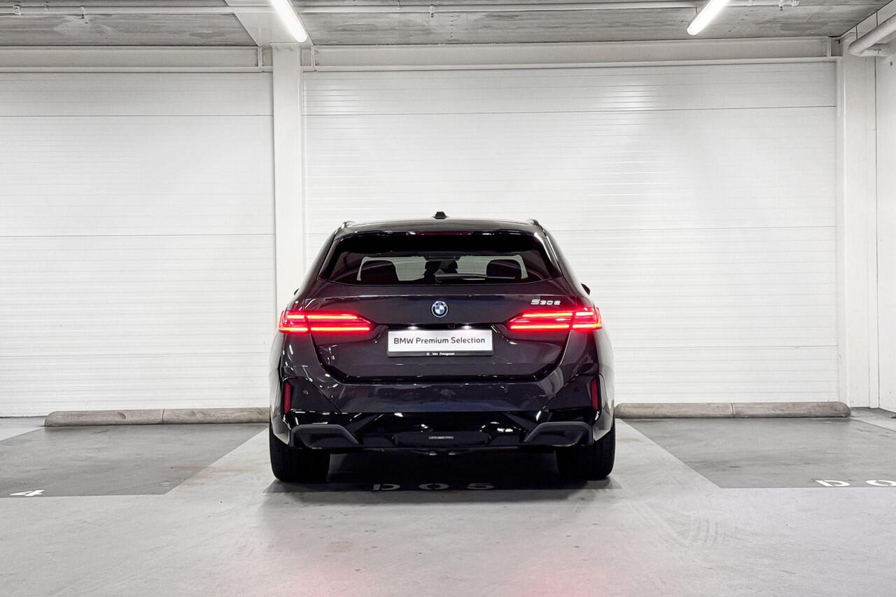 BMW 5-SERIE Touring 530e | M-Sport Pro | Travel Pack | Comfort Pack | Driving Assistant Plus | Harman/Kardon | Panoramadak | Comfort Access | Trekhaak