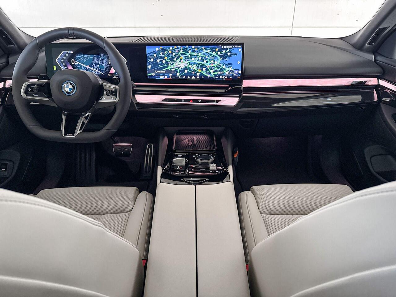 BMW 5-SERIE Touring 530e | M Sportpakket Pro | Travel Pack | Comfort Pack | Trekhaak