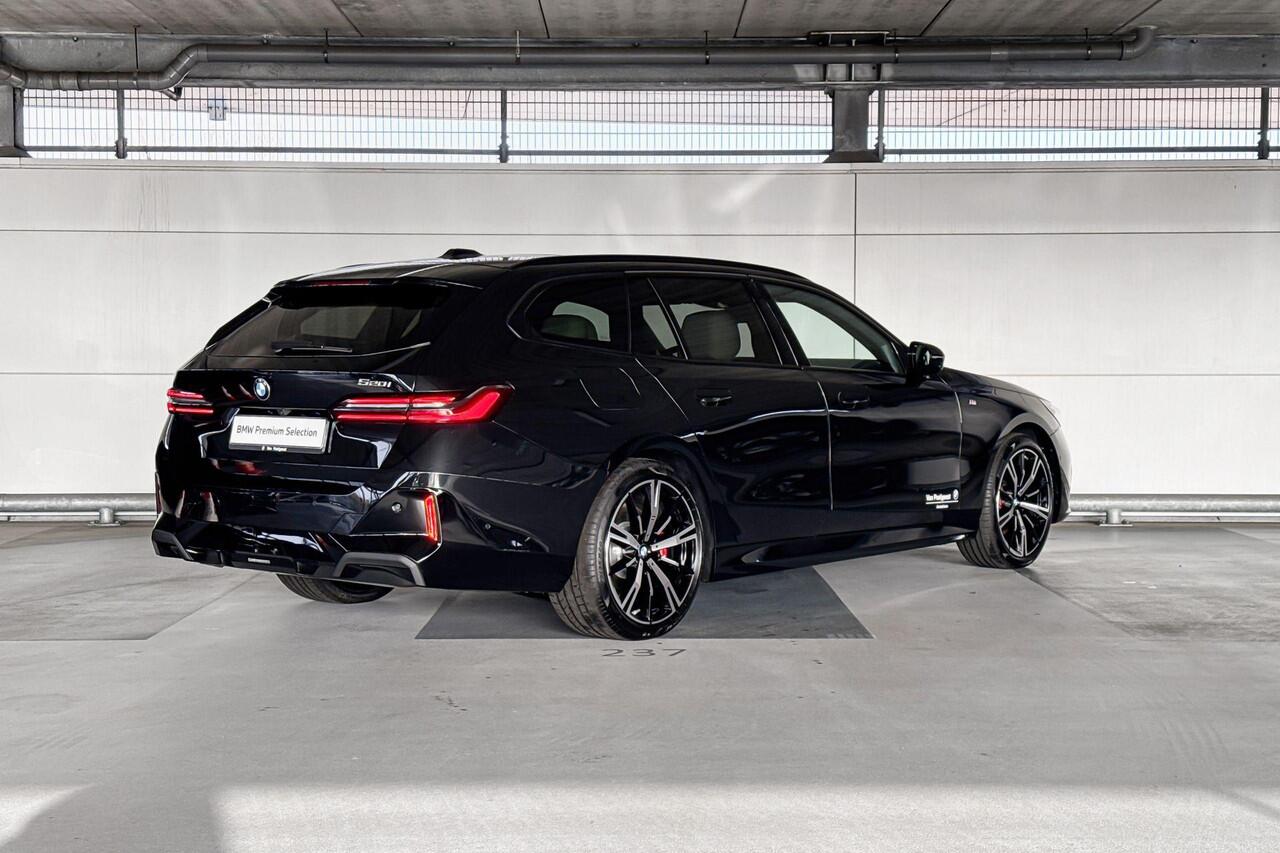 BMW 5-SERIE Touring 520i | M Sportpakket Pro | Innovation Pack | Travel Pack | Comfort Pack | Trekhaak