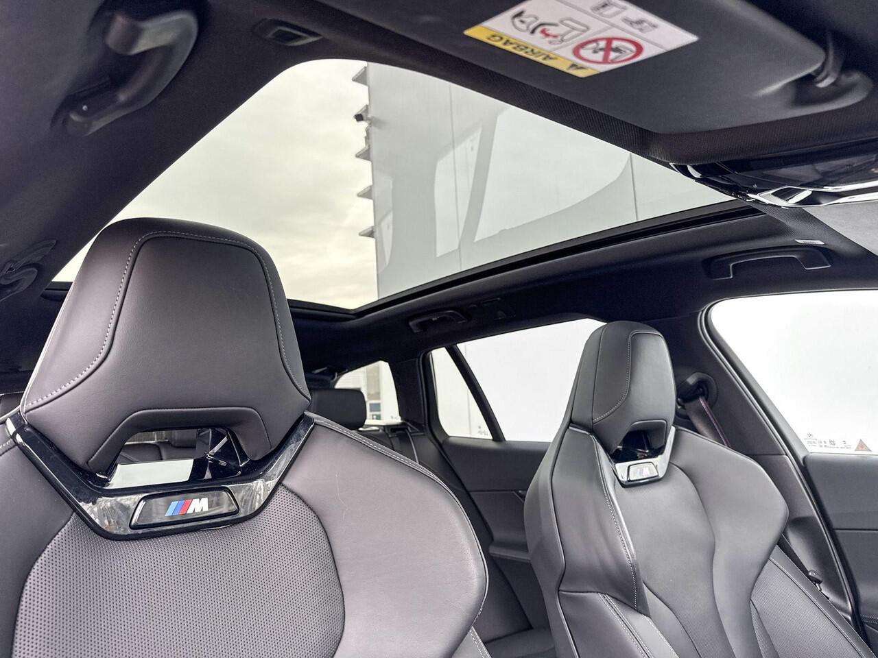 BMW 5-SERIE Touring 550e xDrive M-Sport Pro / Bowers en Wilkins Audio / Carbon interieurlijst / 21 inch LM Velgen / M-Stoelen / Driving Assistant Plus / Panoramadak / Parking Assistant Plus