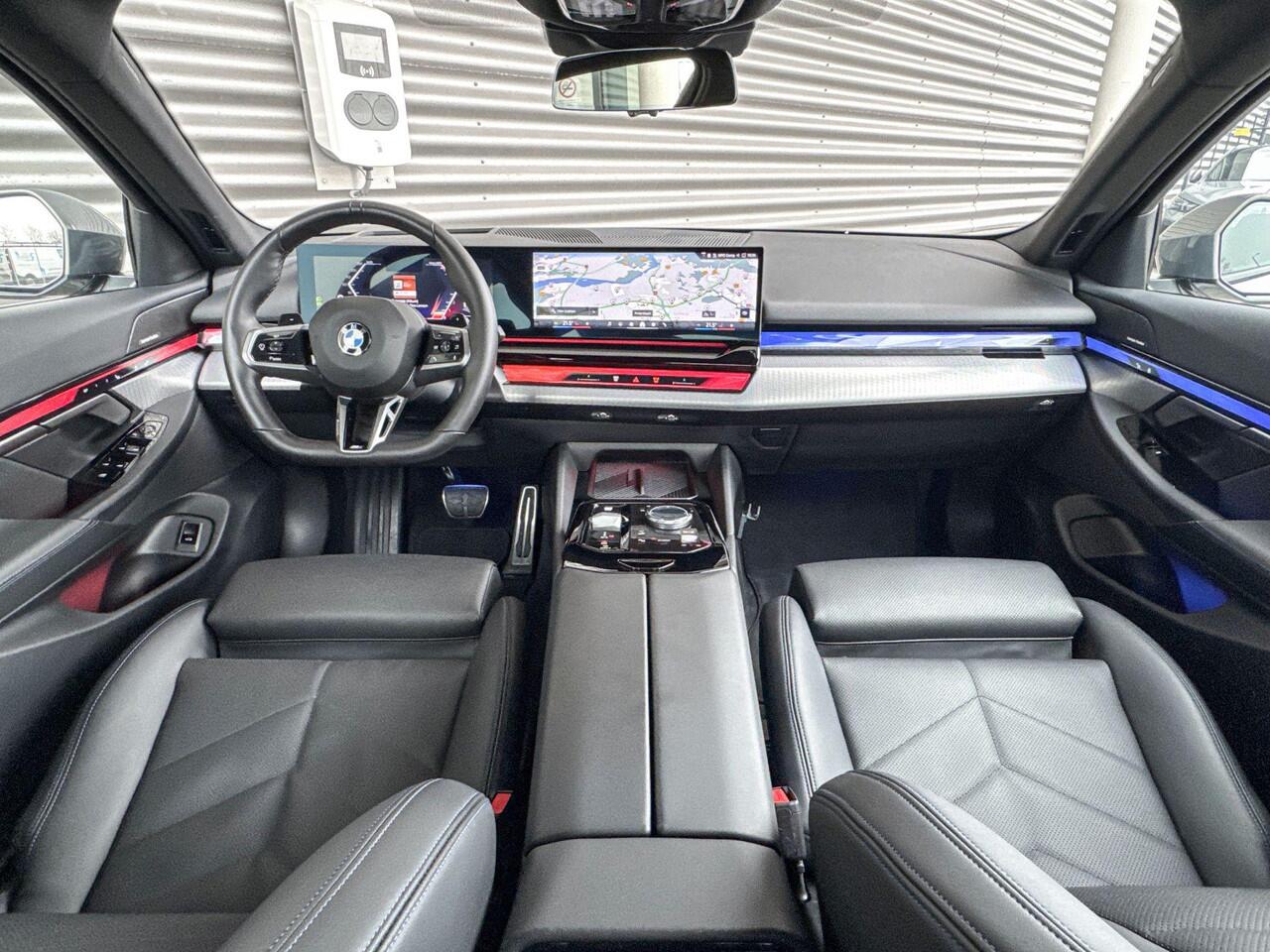 BMW 5-SERIE Sedan 520i M Sportpakket / Innovation Pack / Comfort Pack / Stoelventilatie / Elektrisch verstelbare stoelen / Driving Assistant / Parking Assistant Plus / Harman-Kardon