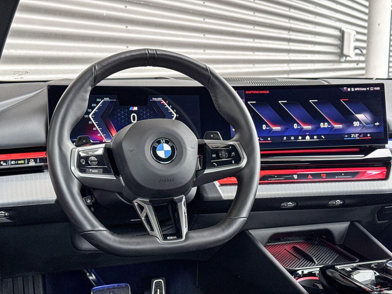 BMW 5-SERIE Sedan 520i M Sportpakket / Innovation Pack / Comfort Pack / Stoelventilatie / Elektrisch verstelbare stoelen / Driving Assistant / Parking Assistant Plus / Harman-Kardon