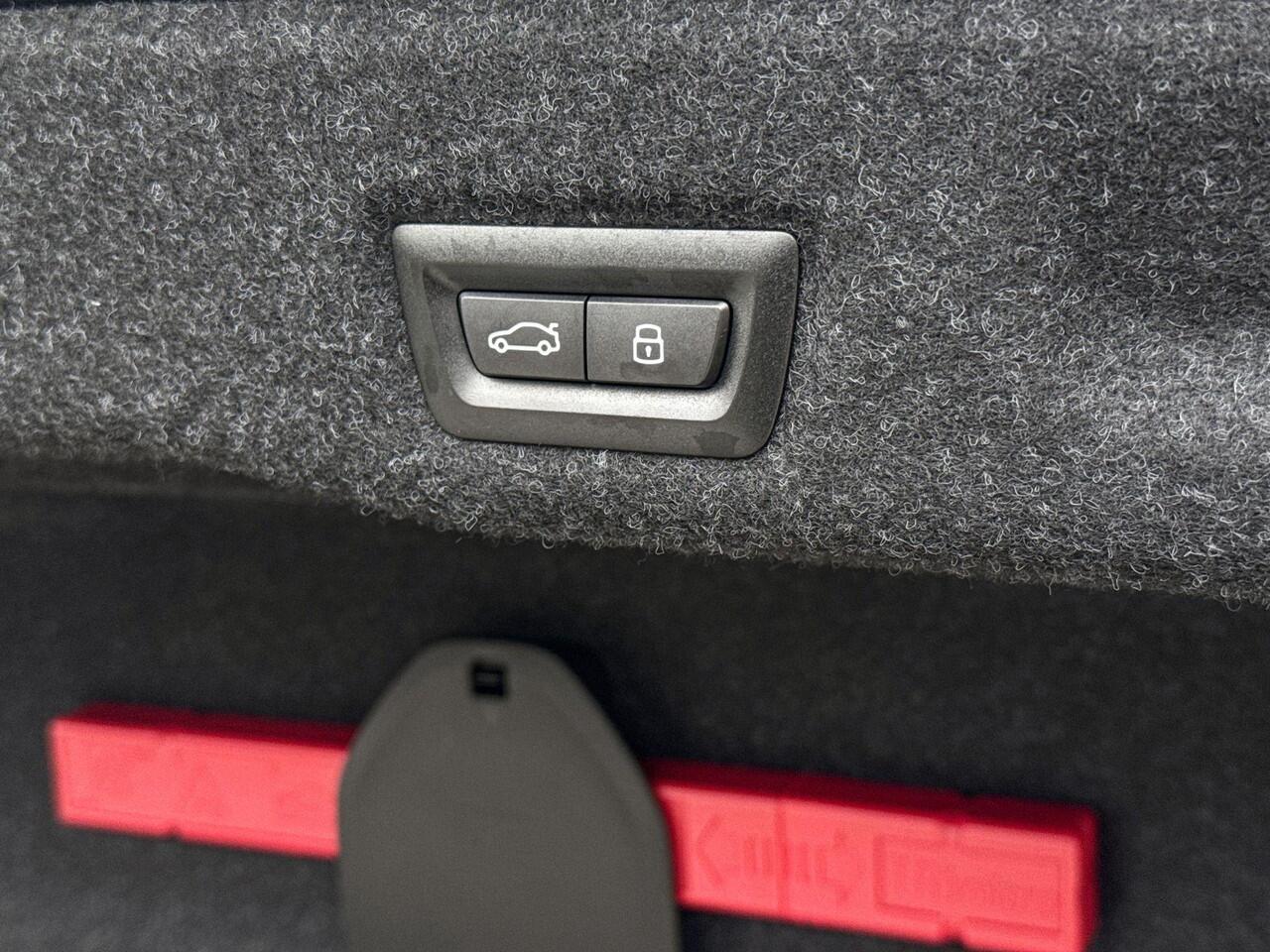 BMW 5-SERIE Sedan 520i Innovation Pack | M Sport