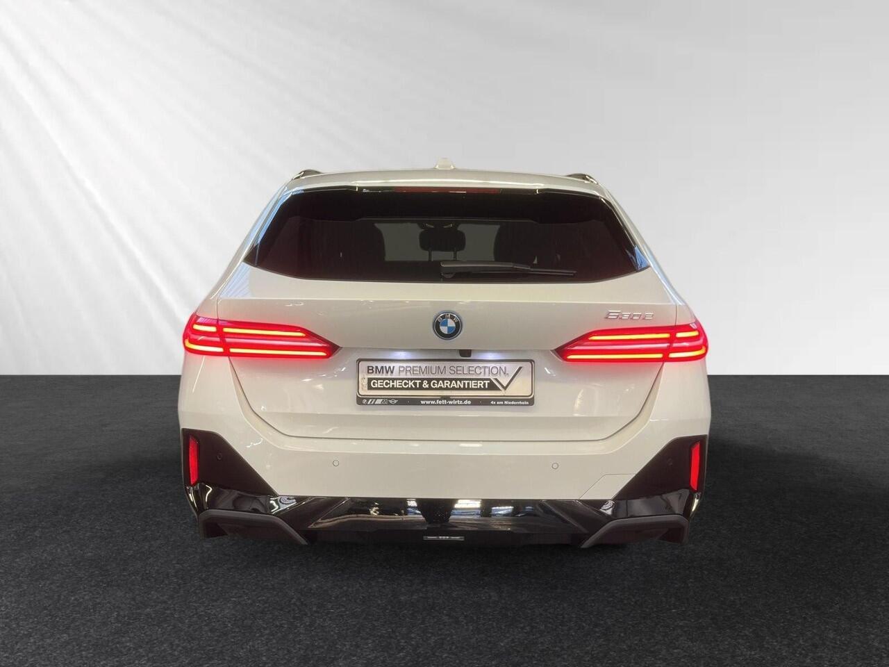 BMW 5-SERIE Touring 530e M Sport Edition