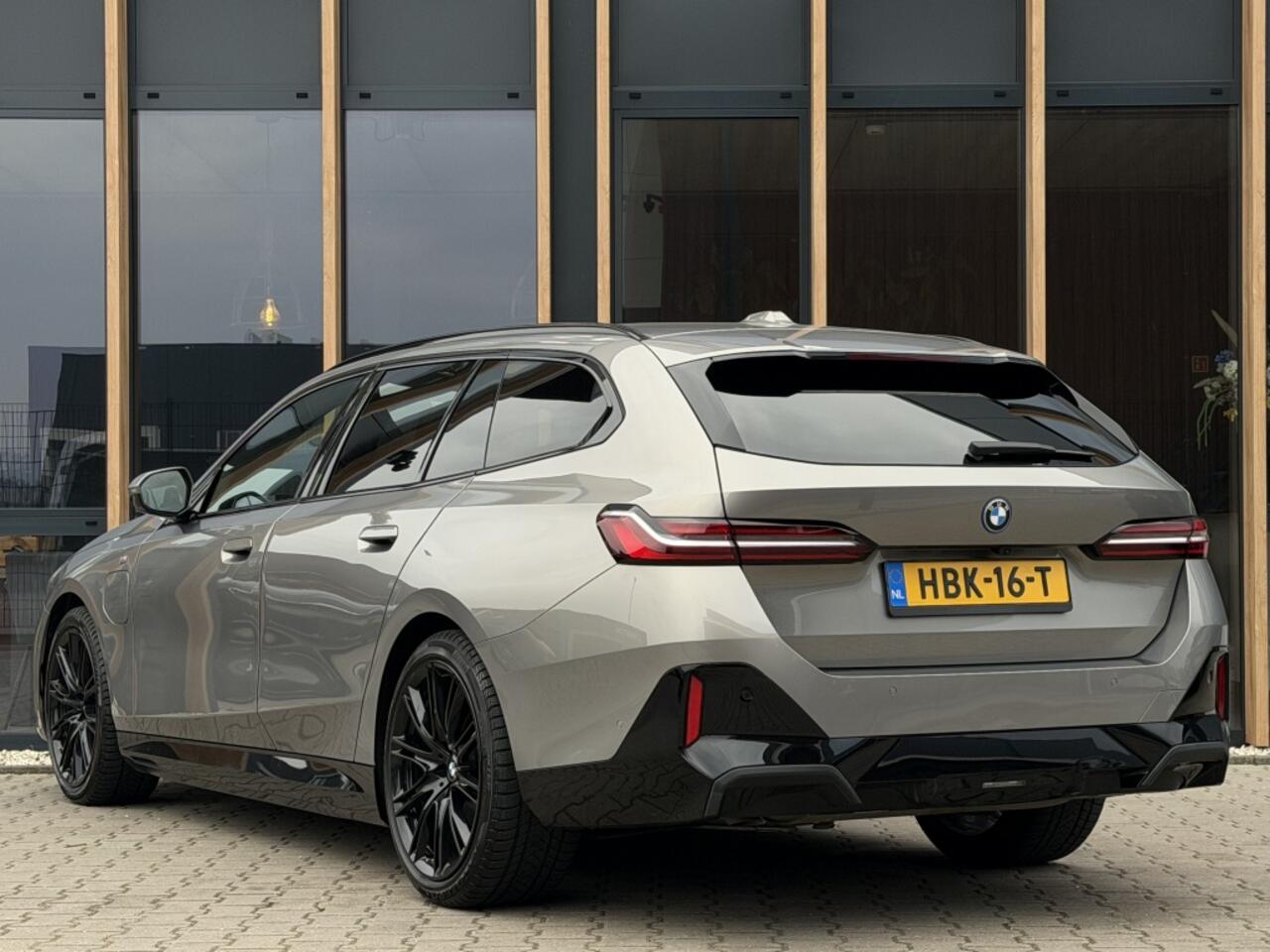 BMW 5-SERIE Touring 530e M Sport Edition