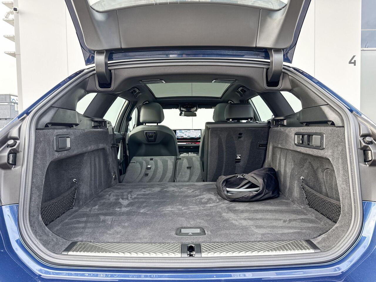 BMW 5-SERIE Touring 530e M Sport Pro / Bowers & Wilkins / Stoelventilatie / Parking Assistant Professional / Head-Up / Glazen panoramadak / Iconic Glow / Stuurwielrand verwarmd / 20 Inch