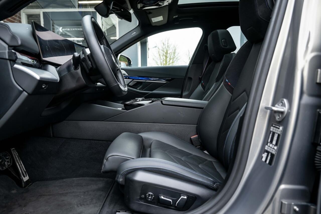 BMW 5-SERIE 520i M Sport Pro | Panorama | Bowers & Wilkins | Head-Up | 360° | 21 Inch | Trekhaak | Iconic |