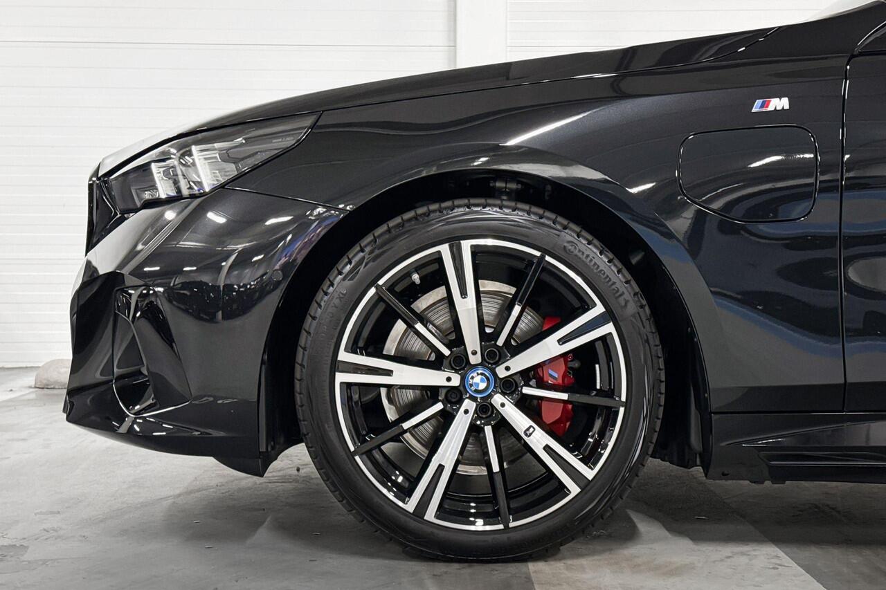 BMW 5-SERIE Sedan 530e | M-Sport Pro | Travel Pack | Innovation pack | Comfort Pack | Driving Assistant Plus | Bowers&Wilkins | Panoramadak | Comfort Access | Trekhaak