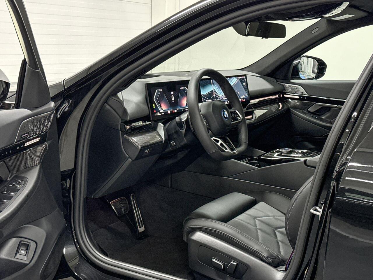 BMW 5-SERIE Sedan 530e | M-Sport Pro | Travel Pack | Innovation pack | Comfort Pack | Driving Assistant Plus | Bowers&Wilkins | Panoramadak | Comfort Access | Trekhaak