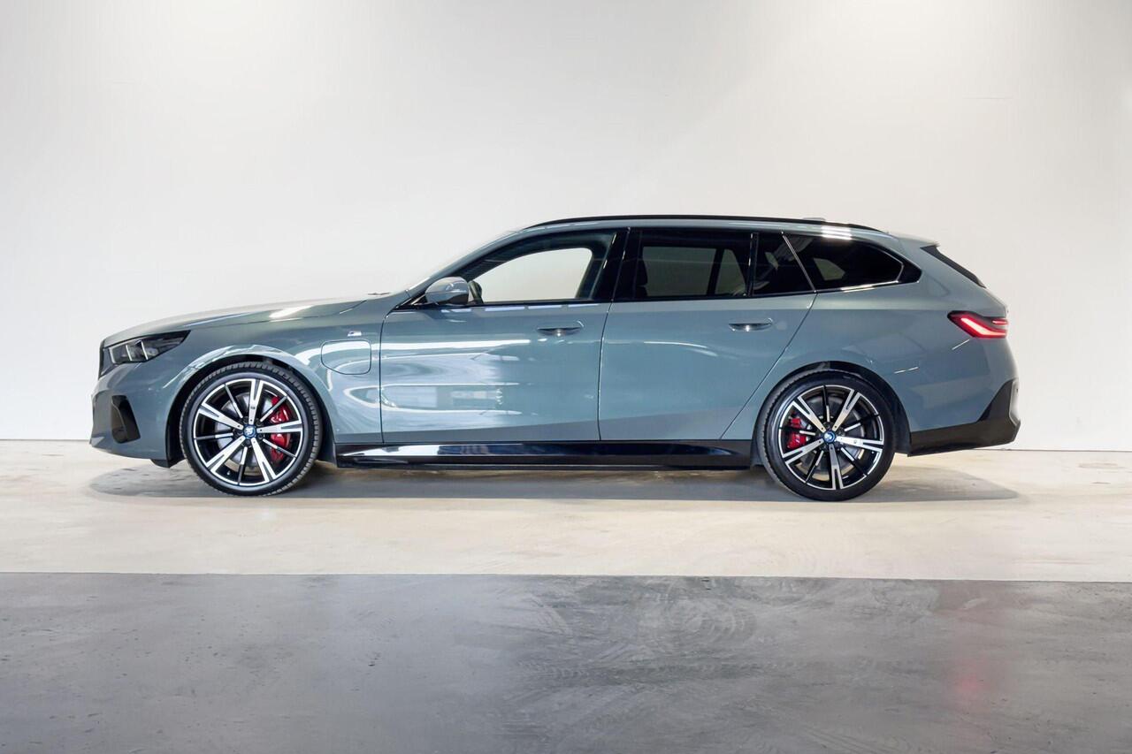 BMW 5-SERIE Touring 550e xDrive Innovation Pack M Sportpakket Pro Aut.
