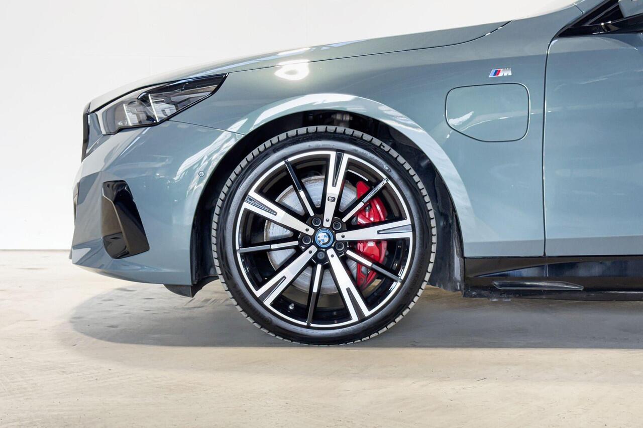 BMW 5-SERIE Touring 550e xDrive Innovation Pack M Sportpakket Pro Aut.