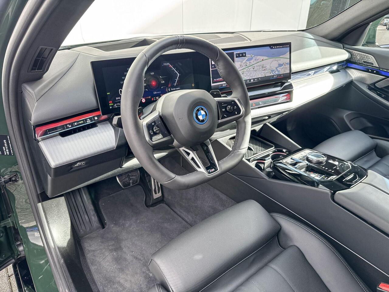 BMW 5-SERIE Touring 550e xDrive | Innovation Pack | M Sport | Panoramadak | Bowers & Wilkins
