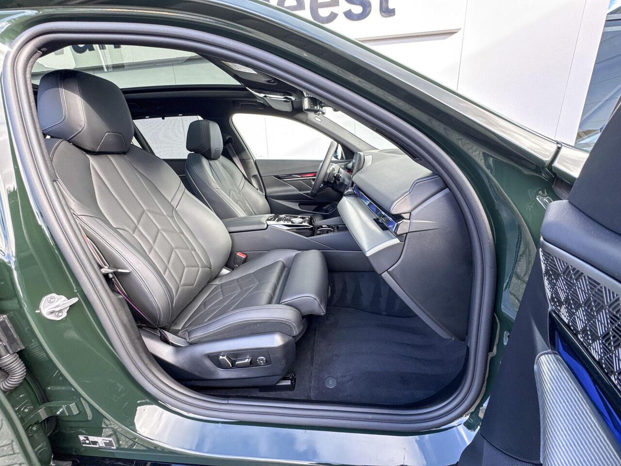 BMW 5-SERIE Touring 550e xDrive | Innovation Pack | M Sport | Panoramadak | Bowers & Wilkins