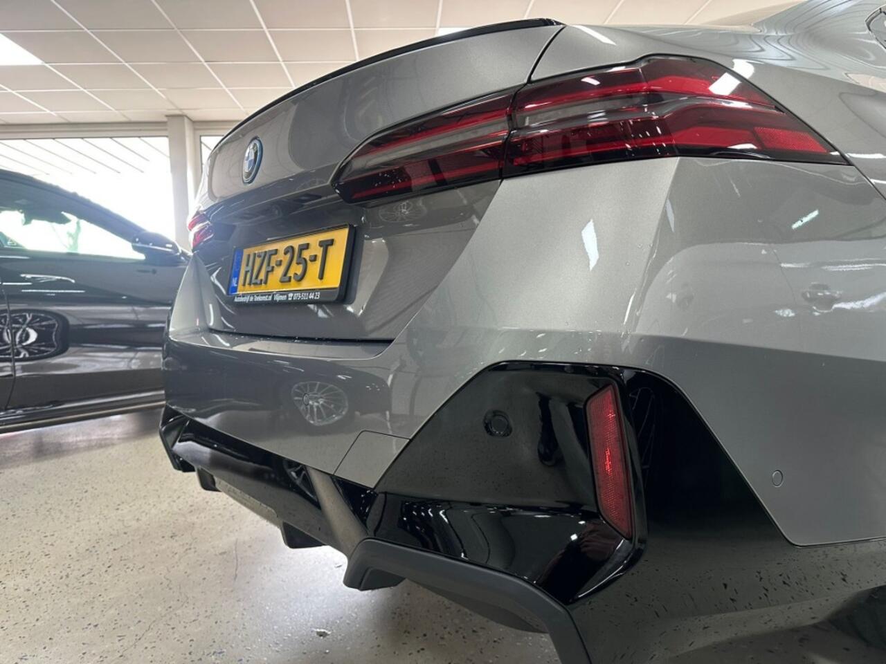 BMW 5-SERIE 530e M Sport Panorama Dak Navigatie Multimedia NL Auto NAP