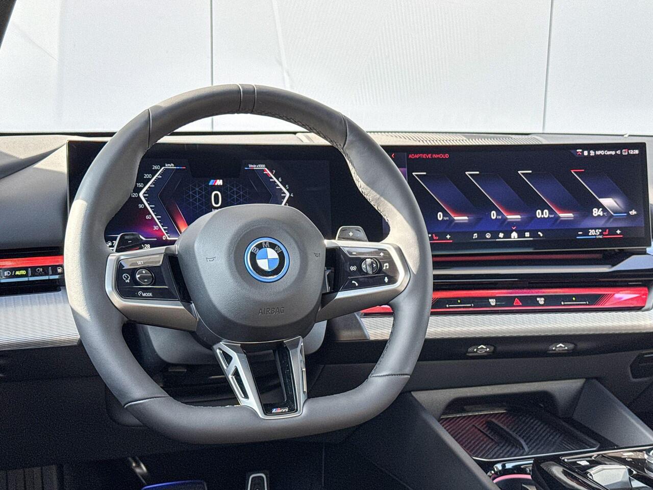 BMW 5-SERIE Sedan 530e M Sport Edition Harman-Kardon / Driving Assistant Plus / Adaptief LED / Parking Assistant / 19 Inch