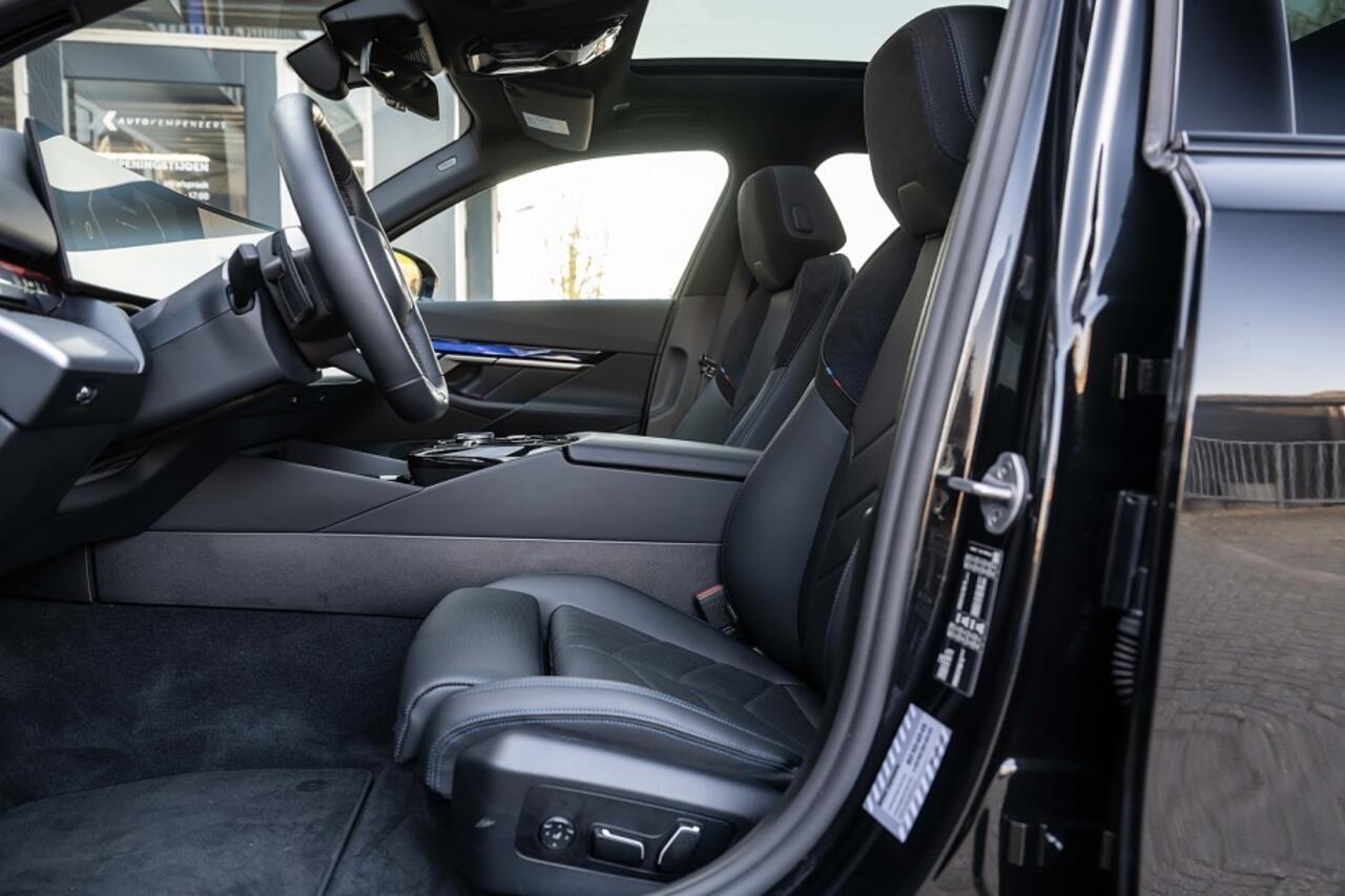 BMW 5-SERIE 520i M Sport | Panorama | Harman/Kardon | Camera | 20 Inch | Driving Ass. Plus | Trekhaak |