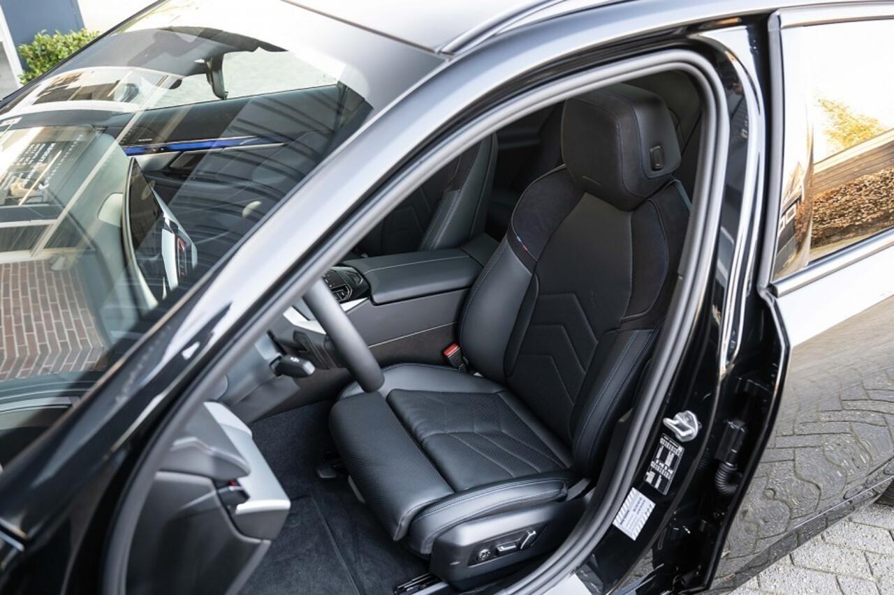 BMW 5-SERIE 520i M Sport | Panorama | Harman/Kardon | Camera | 20 Inch | Driving Ass. Plus | Trekhaak |