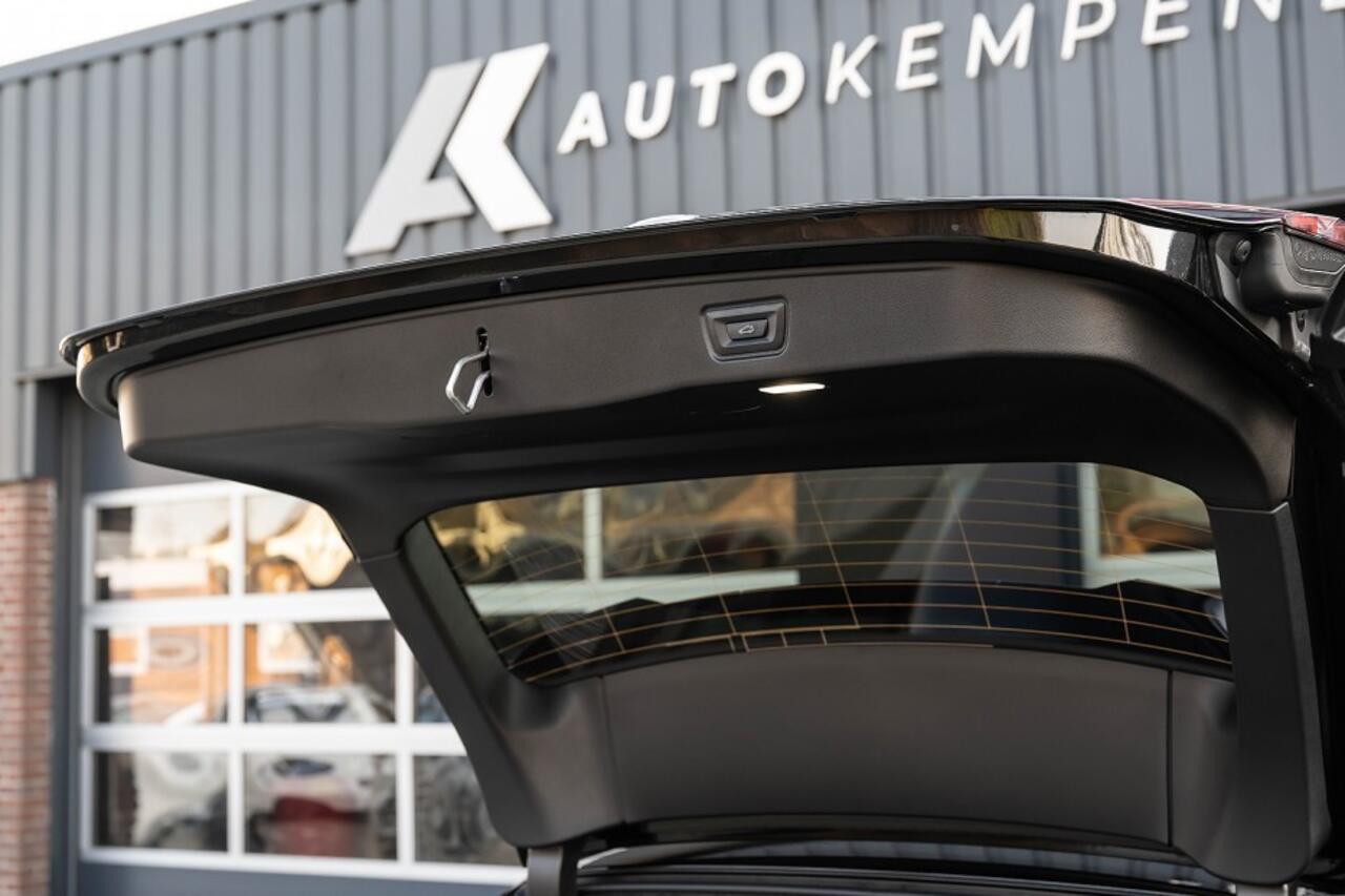 BMW 5-SERIE 520i M Sport | Panorama | Harman/Kardon | Camera | 20 Inch | Driving Ass. Plus | Trekhaak |
