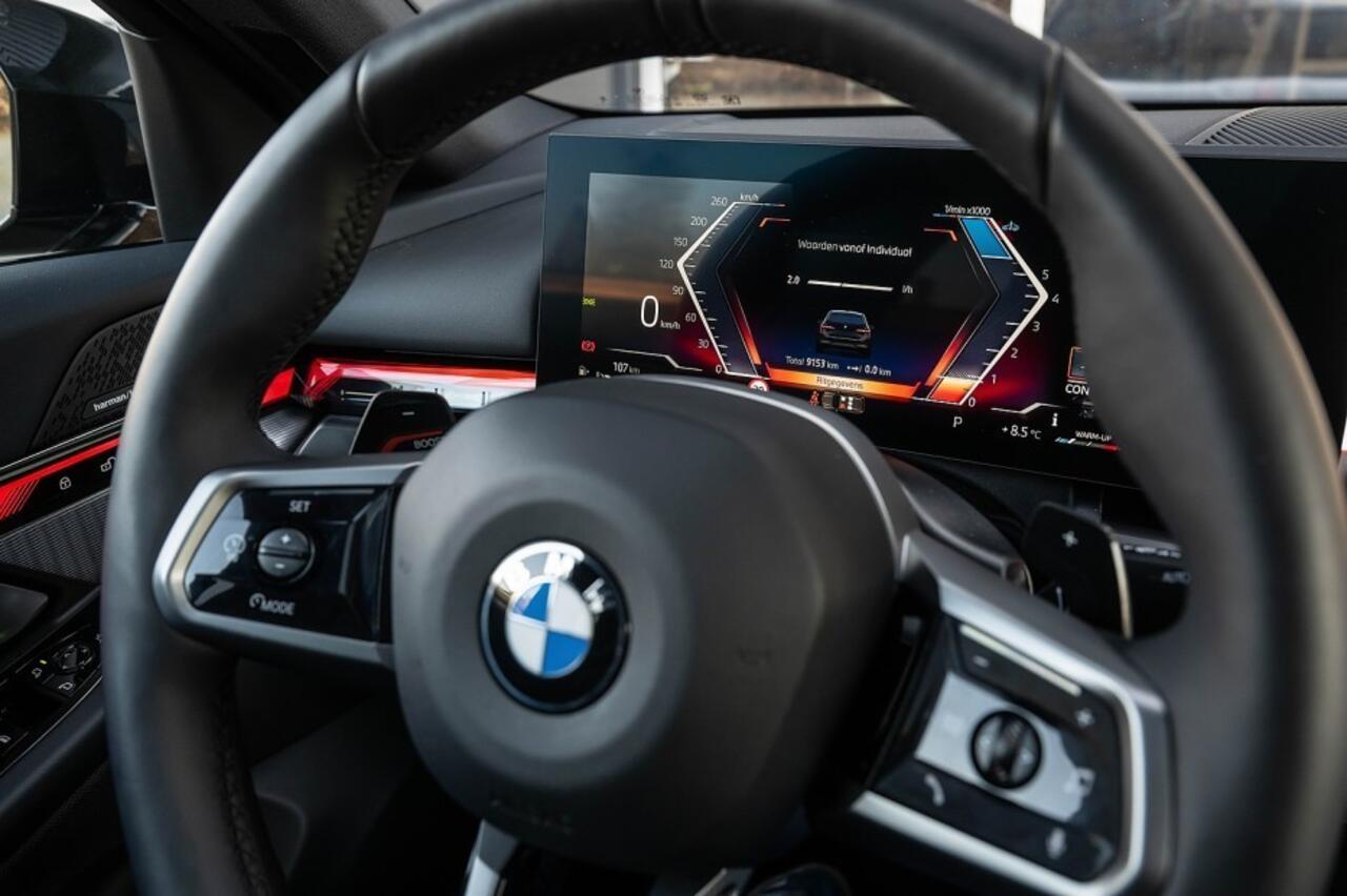 BMW 5-SERIE 520i M Sport | Panorama | Harman/Kardon | Camera | 20 Inch | Driving Ass. Plus | Trekhaak |