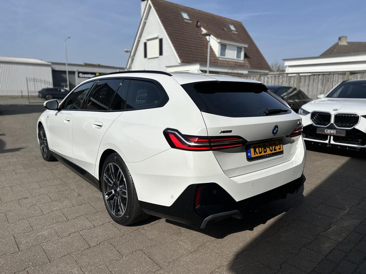 BMW 5-SERIE Touring 530e xDrive M-Sport