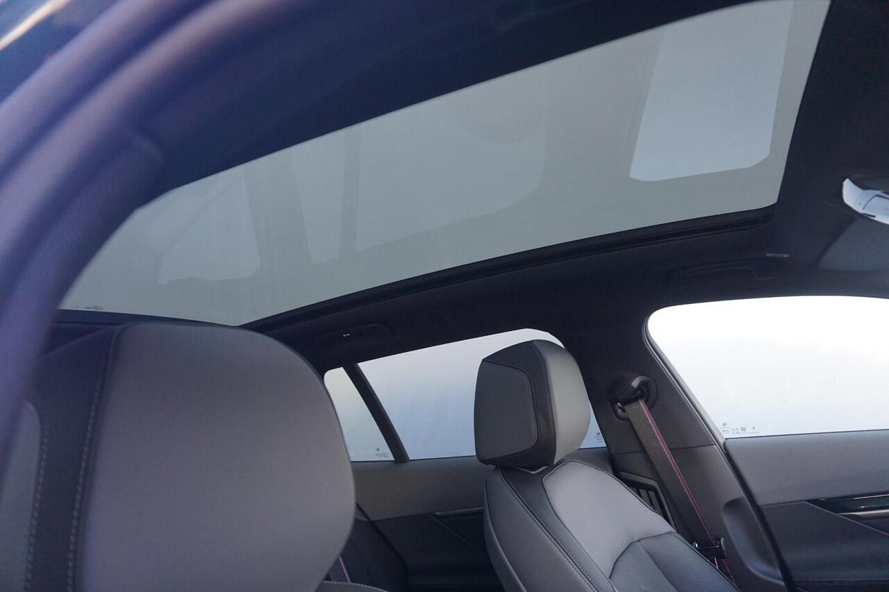 BMW 5-SERIE Touring 530e | M Sportpakket Pro | Individual Lak | Trekhaak | Innovation Pack | Comfort Pack