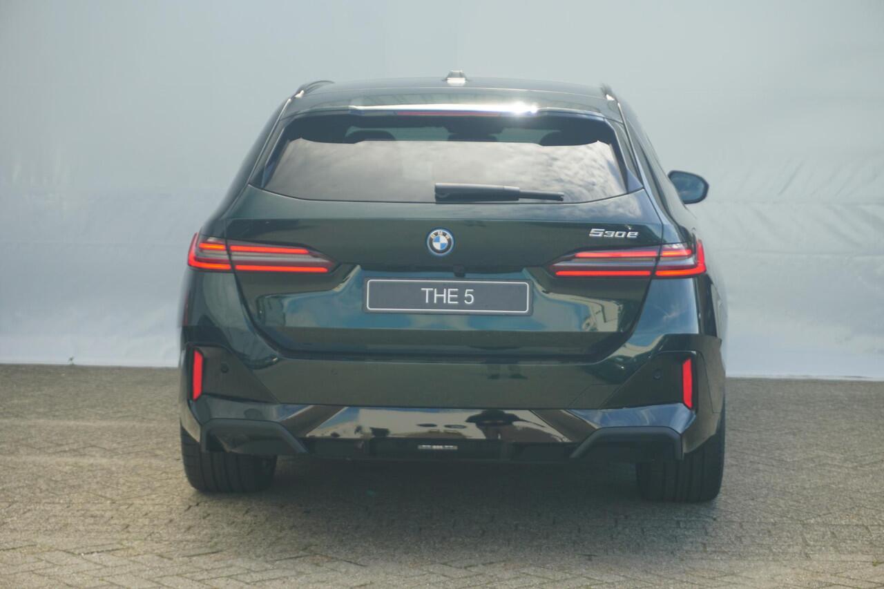 BMW 5-SERIE Touring 530e | M Sportpakket Pro | Individual Lak | Trekhaak | Innovation Pack | Comfort Pack