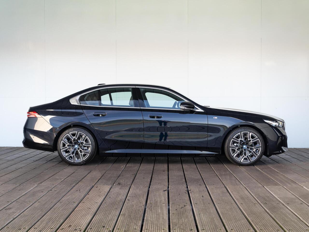 BMW 5-SERIE 530e Sedan | M Sport Edition | M Sportpakket | Innovation Pack | Travel Pack | Comfort Pack