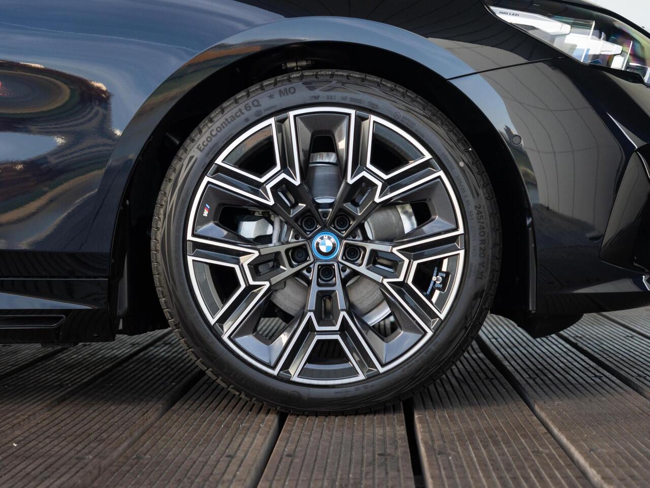 BMW 5-SERIE 530e Sedan | M Sport Edition | M Sportpakket | Innovation Pack | Travel Pack | Comfort Pack