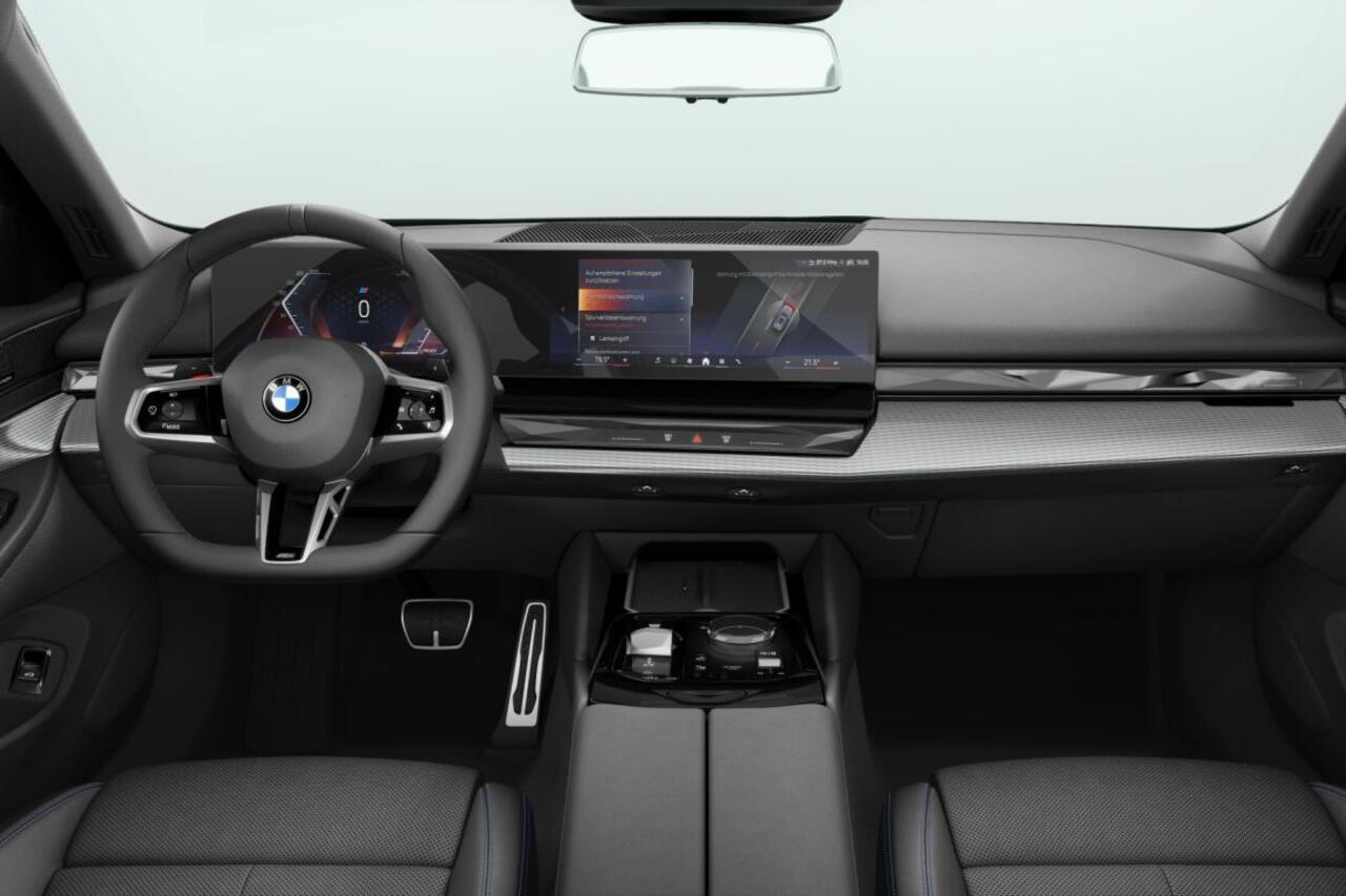 BMW 5-SERIE Touring 520i | M Sport | Travel Pack | Comfort Pack | Trekhaak