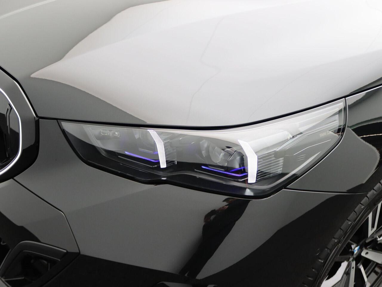 BMW 5-SERIE Touring 520i M Sportpakket Pro | Iconic Glow | Panoramadak | Trekhaak | Travel Pack | Innovation Pack | Comfort Pack | Showroom Selection