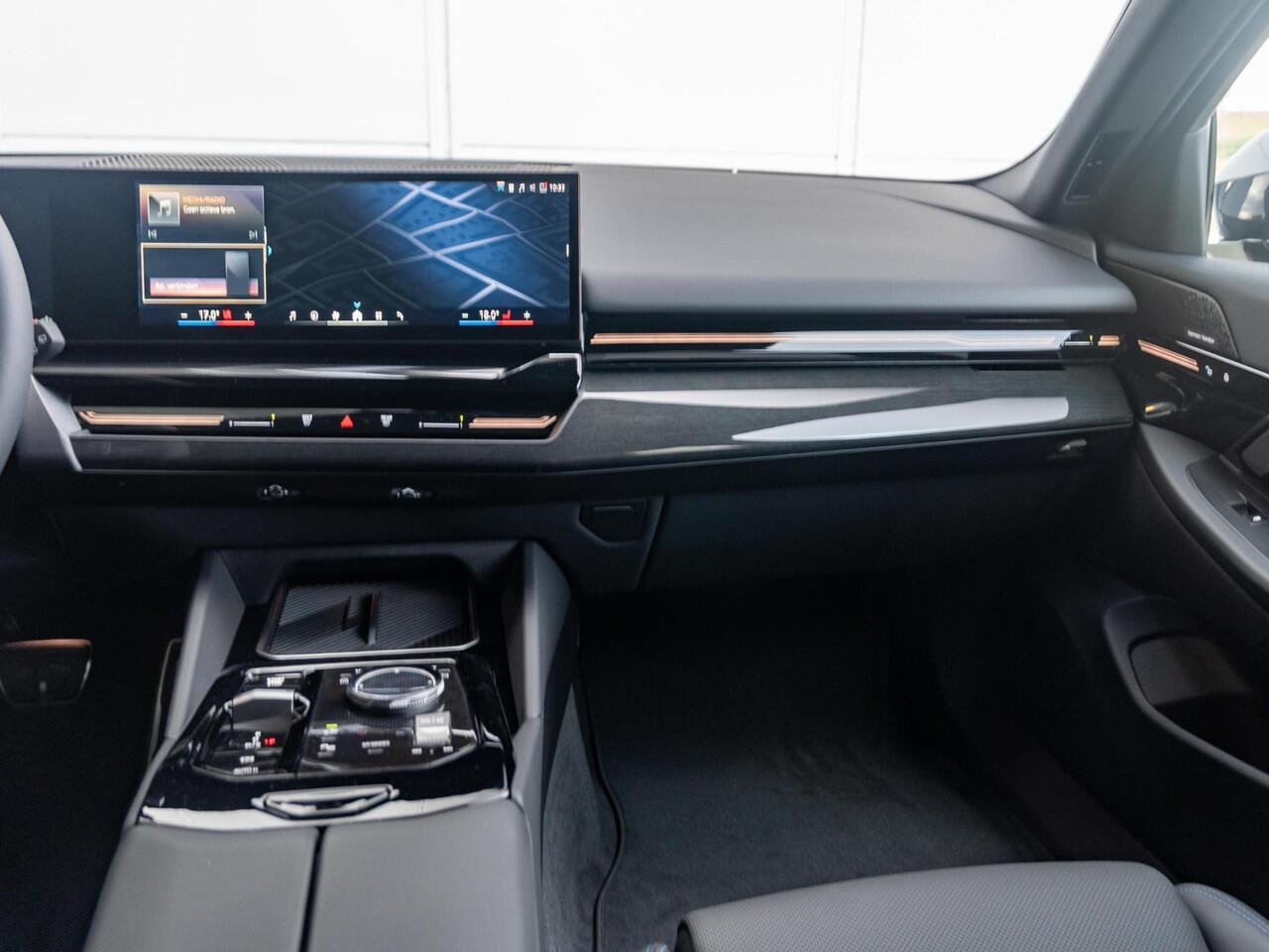 BMW 5-SERIE Touring 520i | M Sport Package | M Sport Package Pro | Travel Package | Showroom Selection