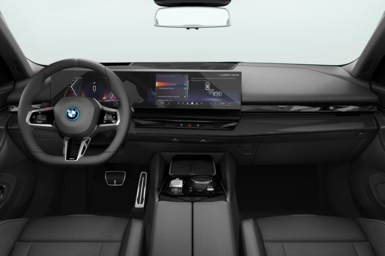 BMW 5-SERIE Sedan 550e xDrive | M Sportpakket Pro | Innovation Pack | Travel Pack | Comfort Pack