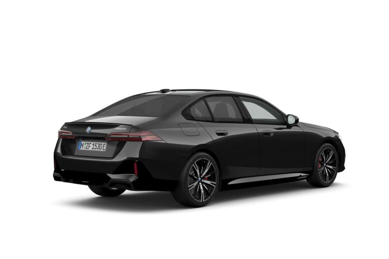 BMW 5-SERIE Sedan 550e xDrive | M Sportpakket Pro | Innovation Pack | Travel Pack | Comfort Pack