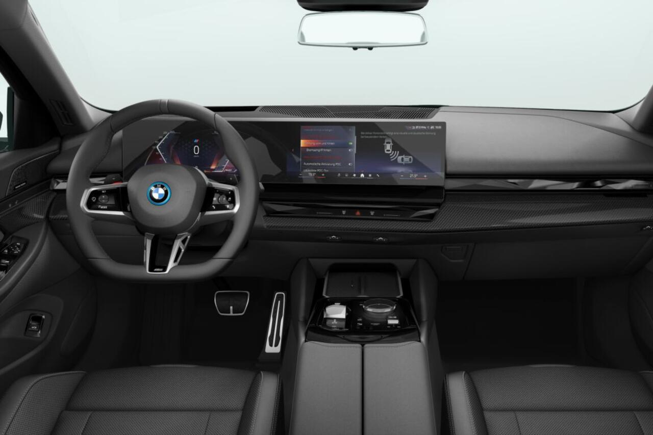 BMW 5-SERIE Sedan 550e xDrive | M Sportpakket Pro | Innovation Pack | Travel Pack | Comfort Pack