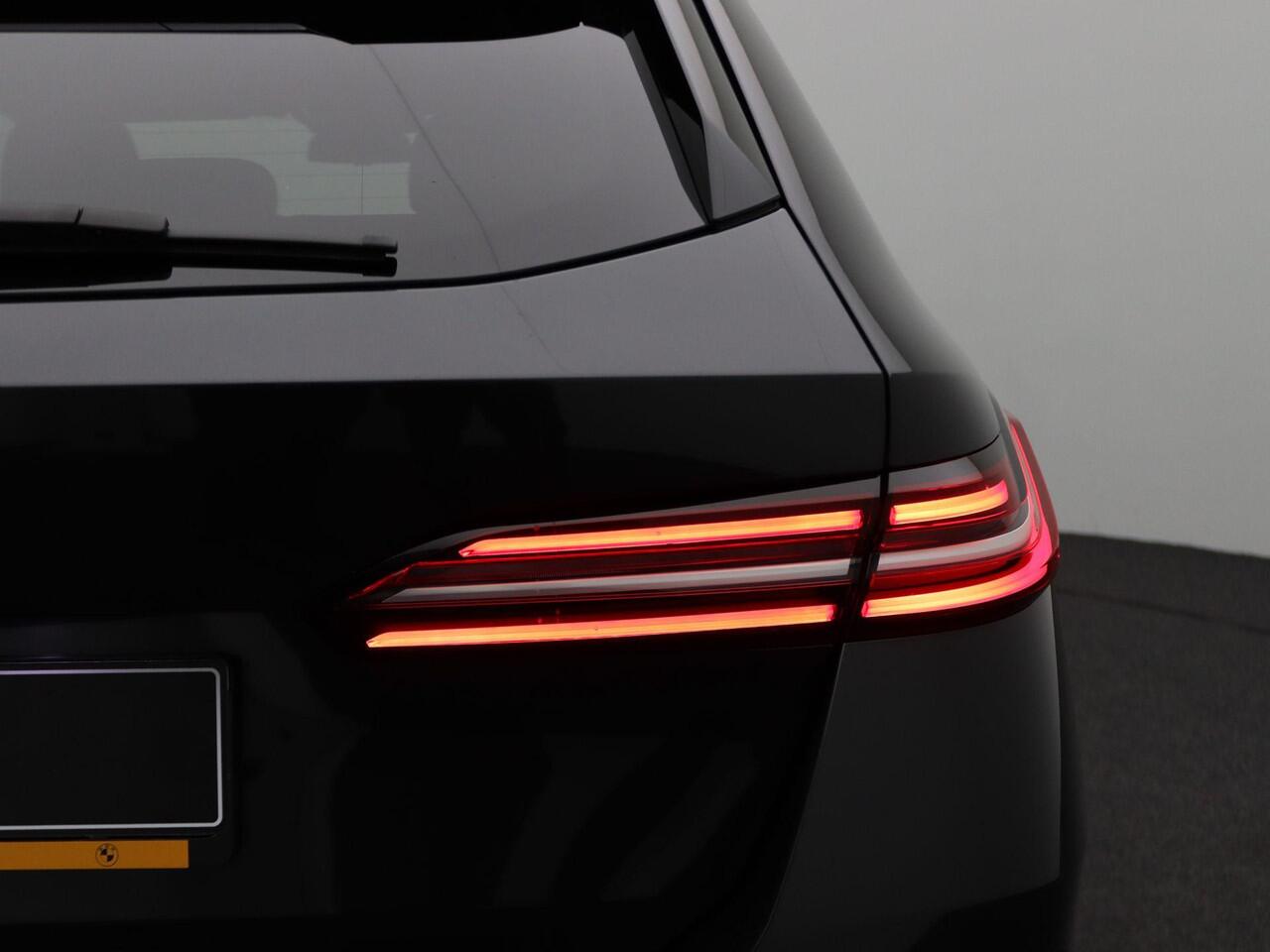 BMW 5-SERIE Touring 520i | M Sport Package | Equipment Package Pro | Travel Package | Showroom Selection