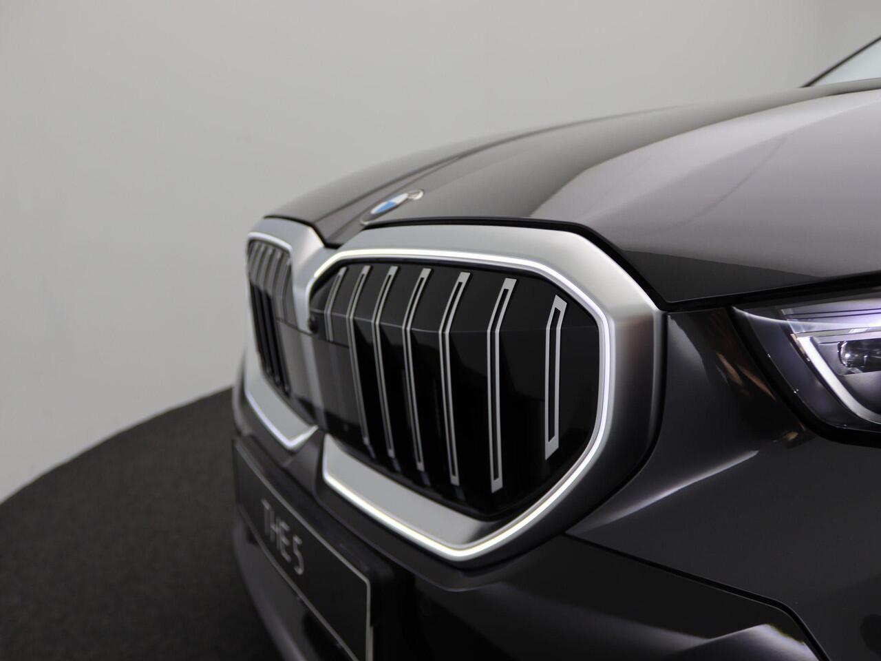 BMW 5-SERIE Touring 520i | M Sport Package | Equipment Package Pro | Travel Package | Showroom Selection